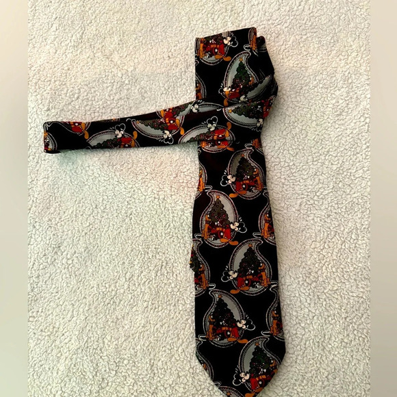 Disney Unlimited EUC “Micky” Holiday black Tie. Pluto, Christmas Tree Vintage - Picture 4 of 12